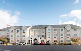 Microtel North Canton Ohio